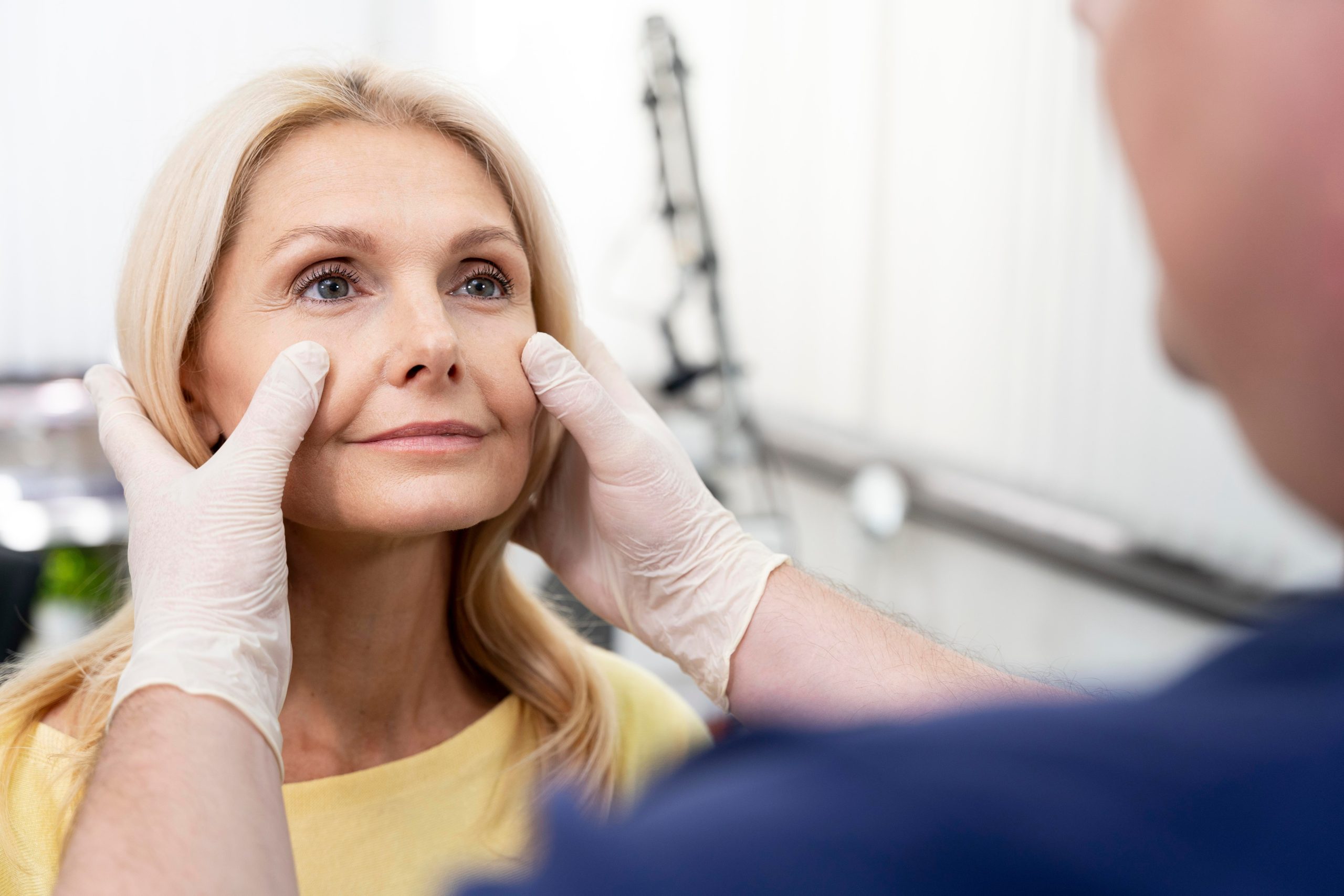 Blefaroplastyka powiek – kiedy warto zdecydować się na zabieg?